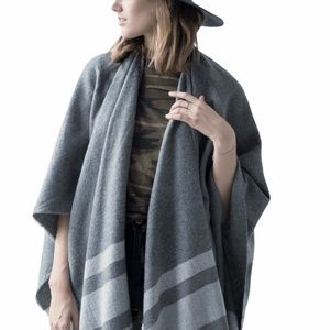 Vince Camuto Blue / gray Fringe Poncho